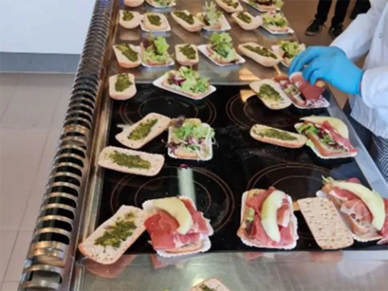 Lunches voor personeel vaccinatielocatie Schenkel